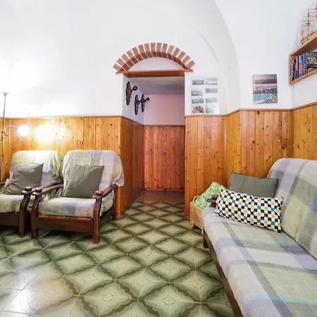 Amazing In Apartment Costarainera