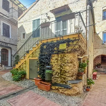 Amazing In With Kitchen Apartment *